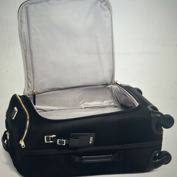TUMI Voyageur Leger Continental Carry-On - Picture 3 of 3